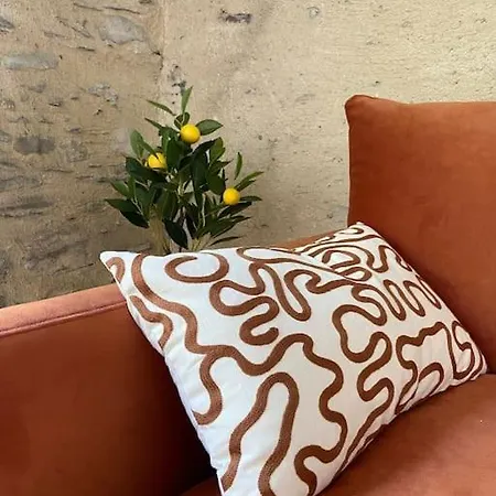 Tres Bel Avec Jardin Reposant