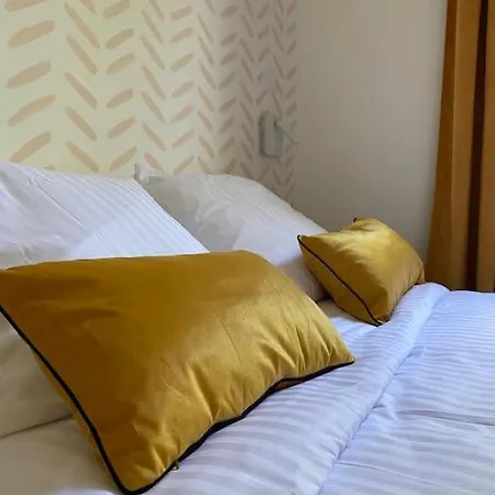 Tres Bel Avec Jardin Reposant